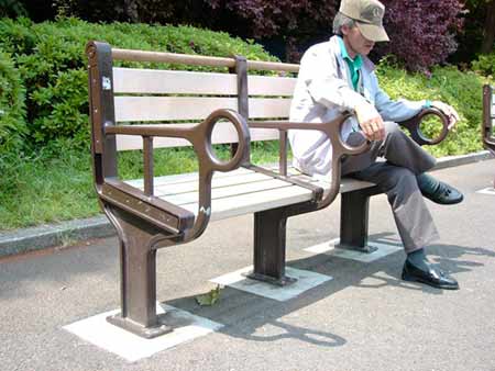 Angled bench - photo from Yumiko Hayakawa