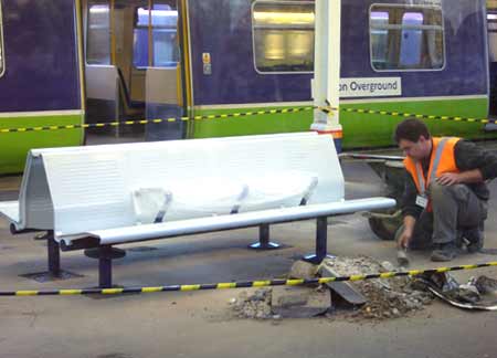 New anti-homeless bench being installed at Richmond Station