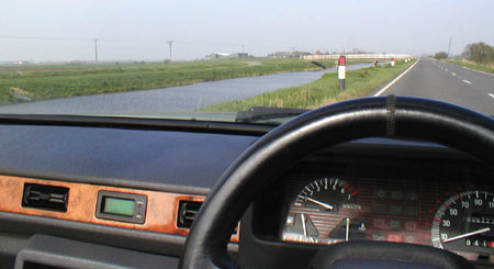 Dashboard of 1992 Reliant Scimitar SST, on B1098 somewhere near March